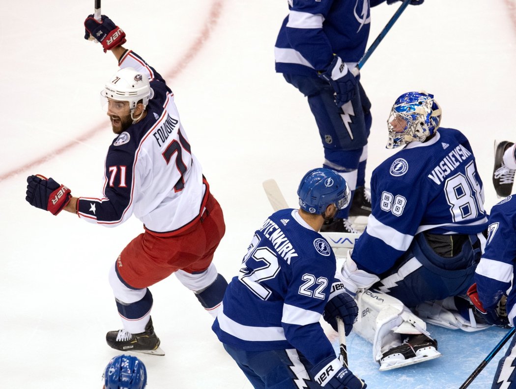 Radost kapitán Blue Jackets Nicka Foligna po gólu svého týmu