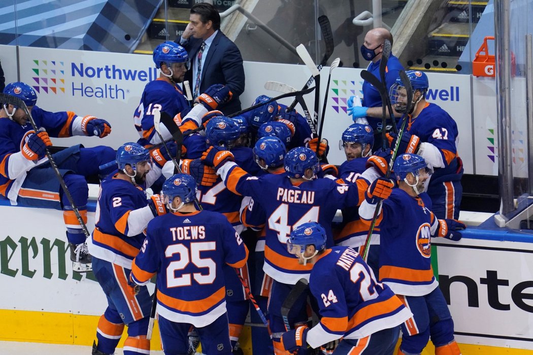 New York Islanders slaví, jediná výhra na Washingtonem je dělí od postupu do dalšího kola