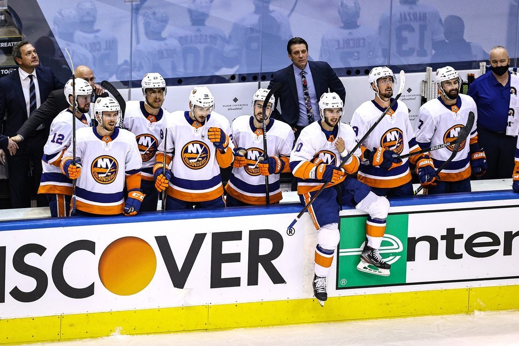 Islanders v rauši. Porazili v sedmém utkání Philadelphii a těší se na finále Východní konference proti Tampě.