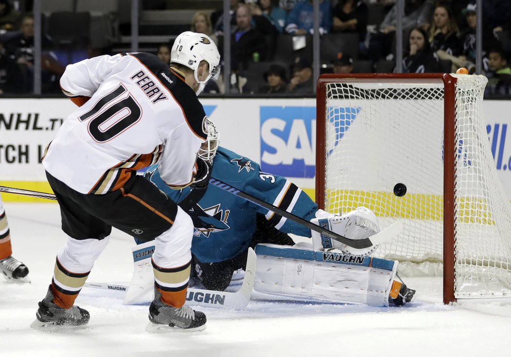 Po Světovém poháru už Corey Perry zase dává góly za Anaheim