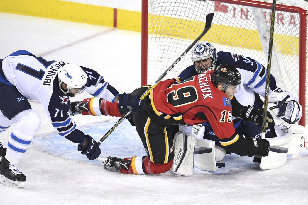 Syn někdejšího kanonýra Matthew Tkachuk bojuje o svou šanci v Calgary