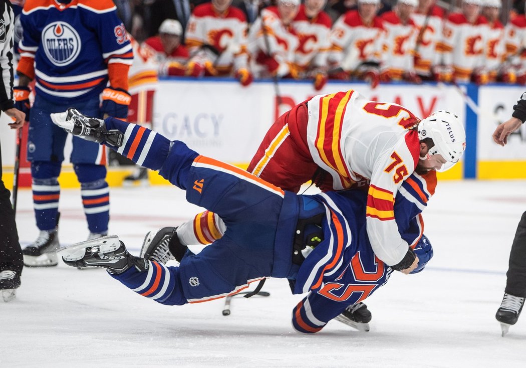 Hokejisté Edmontonu porazili v přípravě Calgary 2:1