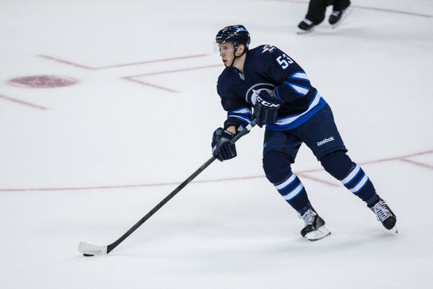 Jan Košťálek v dresu Winnipegu během přípravného utkání proti Ottawě Jan Košťálek v dresu Winnipegu během přípravného utkání proti Ottawě
