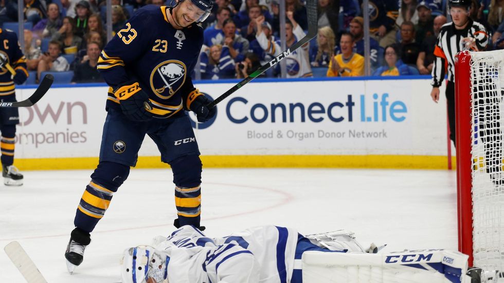 Michal Neuvirth si za Toronto zachytal jen 40 minut proti Buffalu, v úterý s ním Maple Leafs ukončili zkušební kontrakt