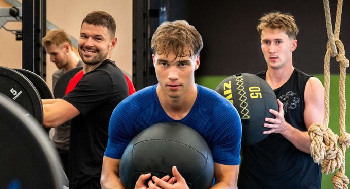 Pot, galeje, Arnold i vtípky... Podívejte se, jak dřou Nečas s Hertlem a spol. Kdo je dědula? Pot, galeje, Arnold i vtípky... Podívejte se, jak dřou Nečas s Hertlem a spol. Kdo je dědula?