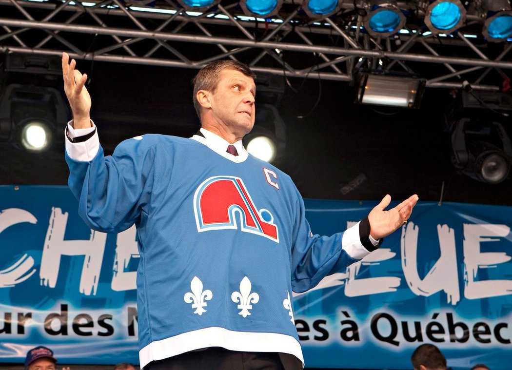 Peter Šťastný v dresu Québecku