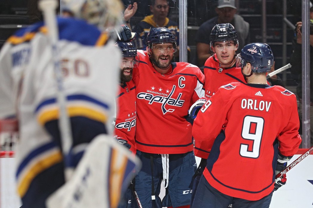 Radko Gudas při své premiéře v dresu Washingtonu pomohl gólem a asistencí k vítězství Capitals ve středečním přípravném duelu nad obhájcem Stanleyova poháru St. Louis 3:2.