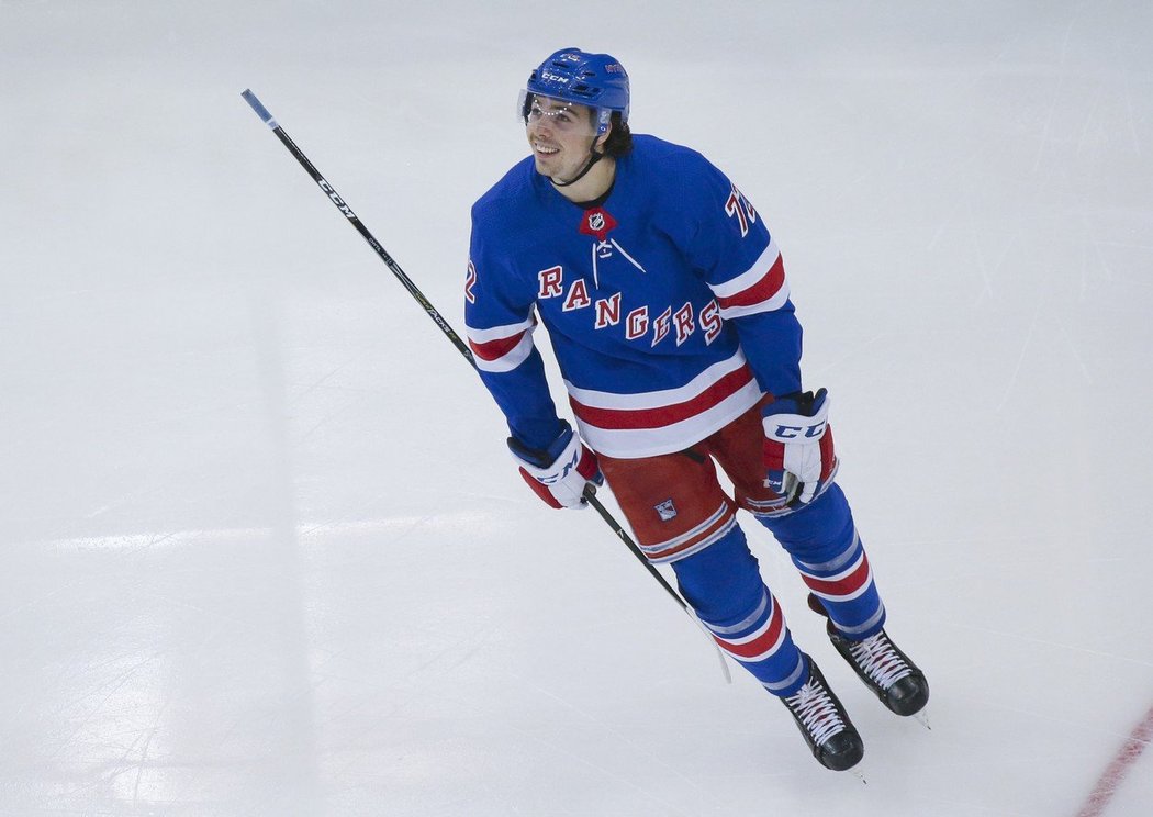Útočník New York Rangers Filip Chytil si nedokáže představit, že by se sezona NHL dohrávala v létě