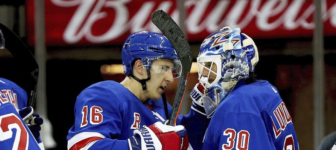 Hokejisté New York Rangers porazili těsně Dallas 2:1.