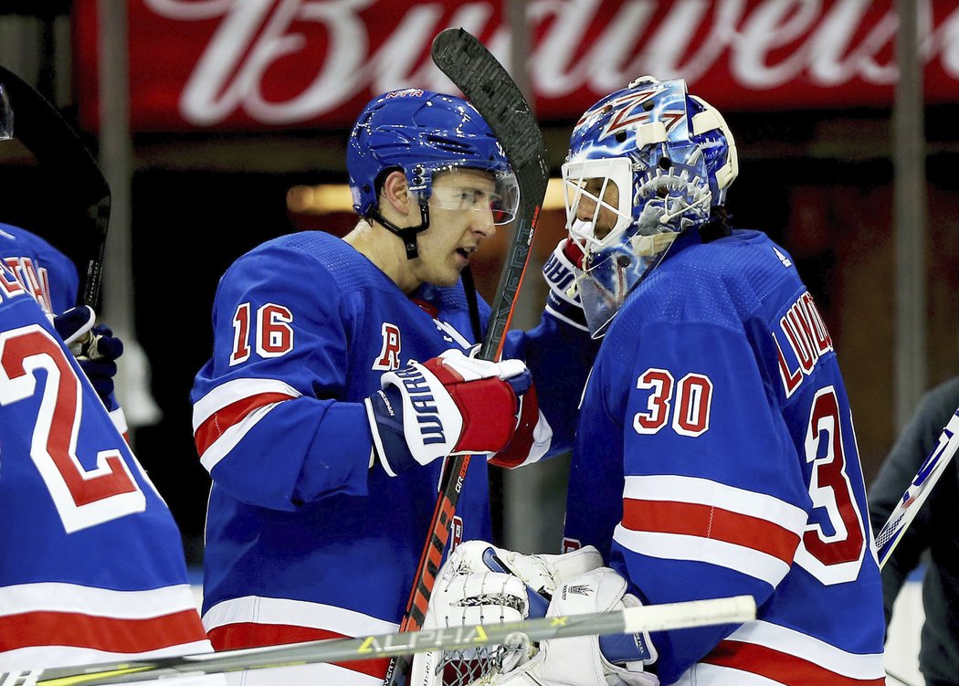 Hokejisté New York Rangers porazili těsně Dallas 2:1.