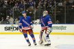 Filip Chytil a brankář NY Rangers Ondřej Pavelec.