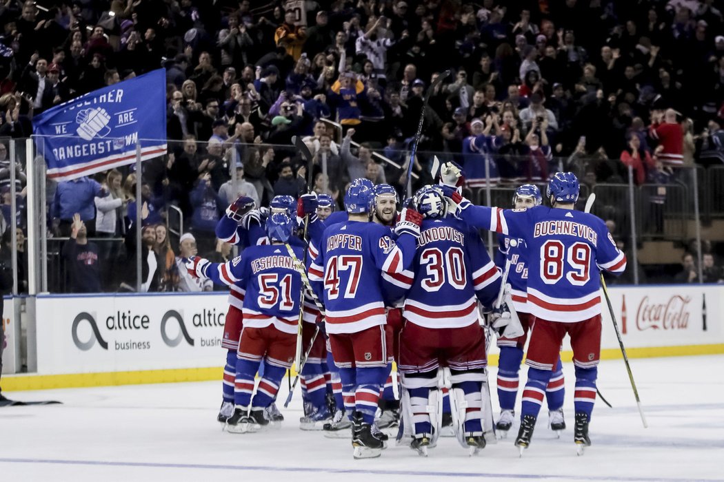 Po mizerném startu sezony se Rangers šplhají tabulkou