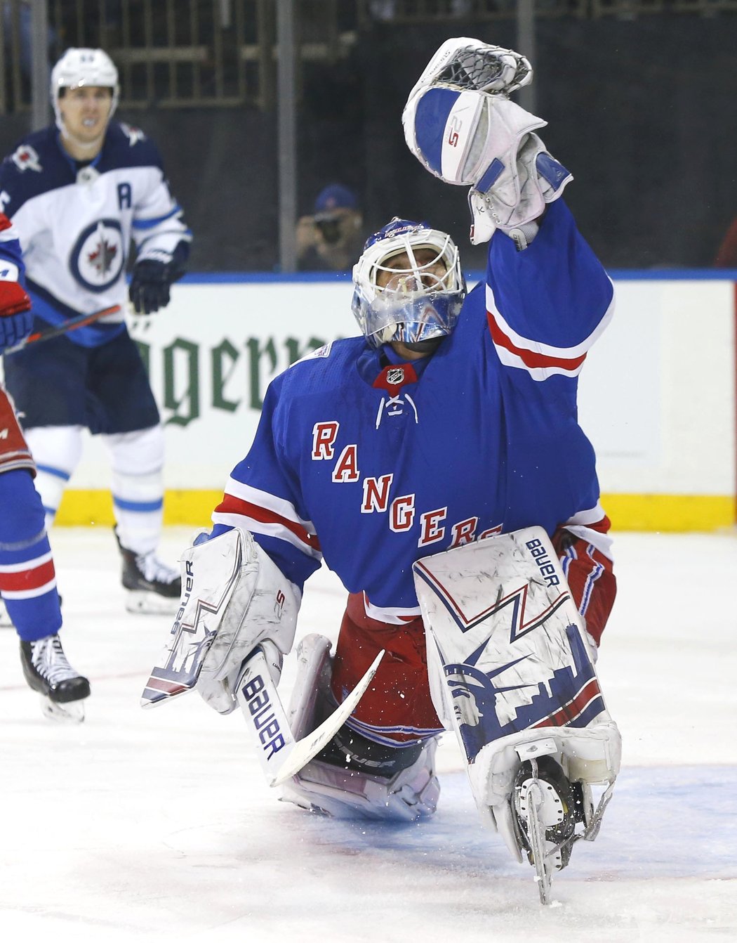 Henrik Lundqvist chytil 39 střel Winnipegu