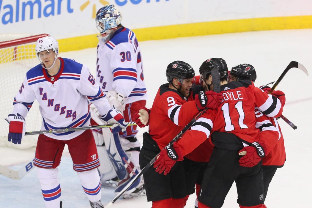 New Jersey zvládlo atraktivní duel s New York Rangers 4:3 po nájezdech