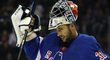 Ondřej Pavelec z New York Rangers se díky 44 zákrokům stal první hvězdou večera v zápase proti Dallasu