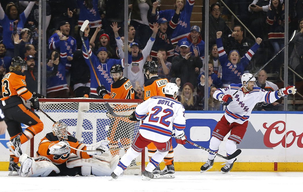 Flyers se v derby proti Rangers museli před soupeřem sklonit