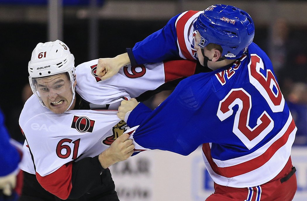 Netradiční dvojice se pustila do rvačky, Jimmy Vesey z Rangers vyzval produktivního Marka Stona z Ottawy