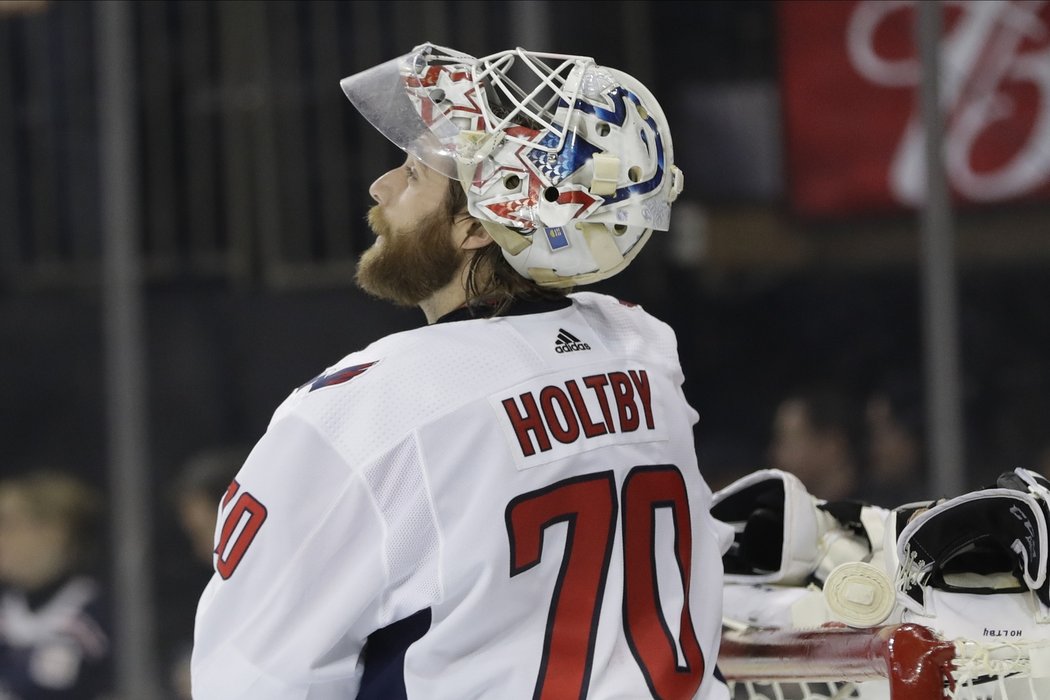 Braden Holtby v Madison Square Garden výhru svého týmu vyčapat nedokázal.