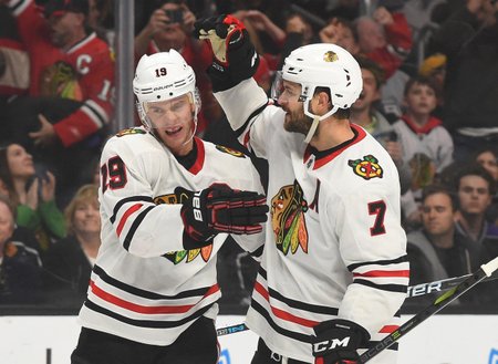 Největšími lídry Chicaga jsou Jonathan Toews a Brent Seabrook.