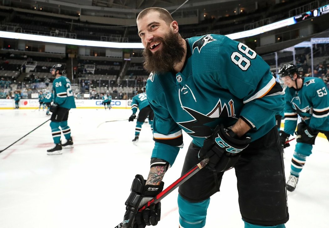 Zkušený bek Brent Burns se v Carolině pokusí znovu v sobě rozpálit ofenzivní oheň