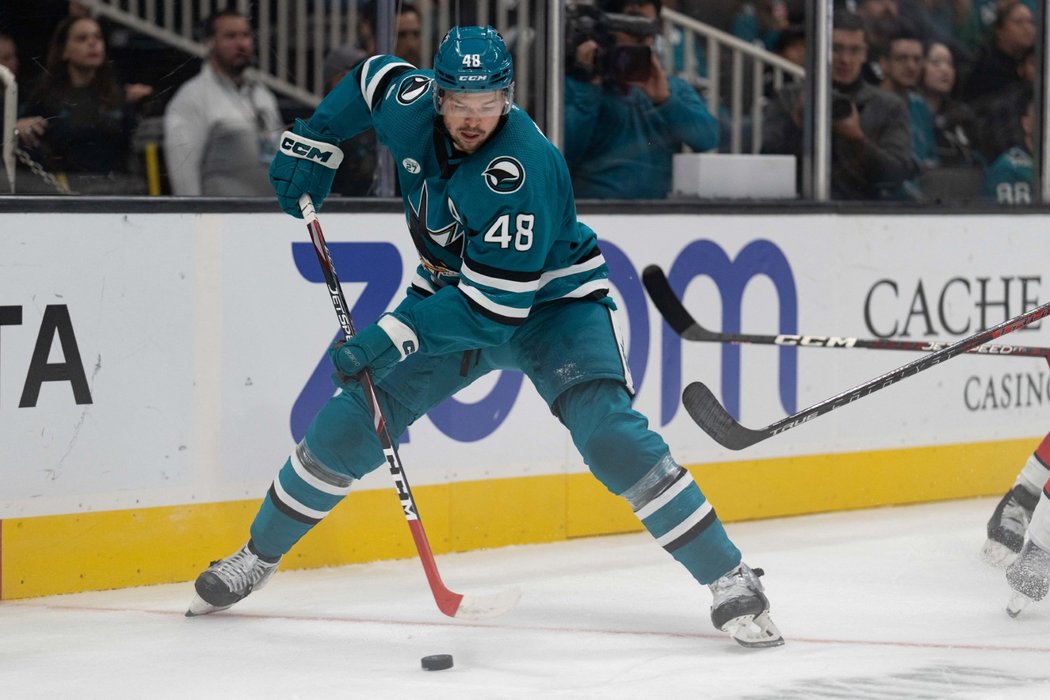 Tomáš Hertl a jeho Sharks zabojují s Vancouverem