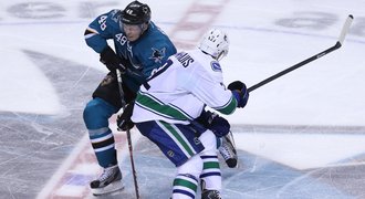 Ocenění, asistence i vítězství. Hertl si užil debut v NHL náramně