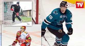 Podívejte se na Hertlův příběh: Z betonového plácku až do NHL za jeden rok