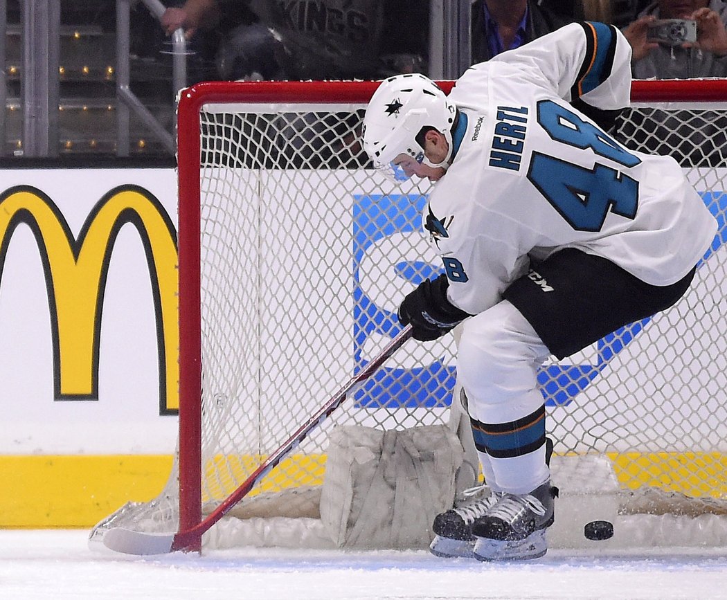 Útočník San Jose Sharks Tomáš Hertl