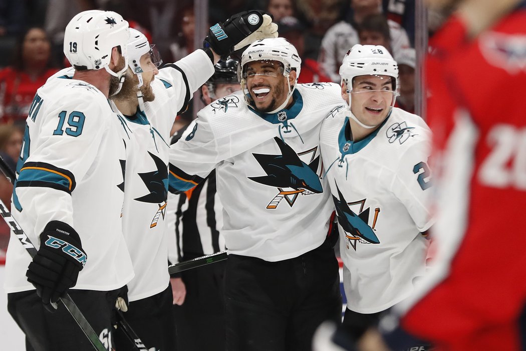 Evander Kane trefil proti Capitals hattrick