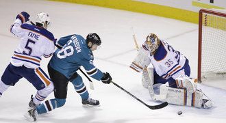 Edmonton porazil Sharks v maratonu nájezdů, Winnipeg padá