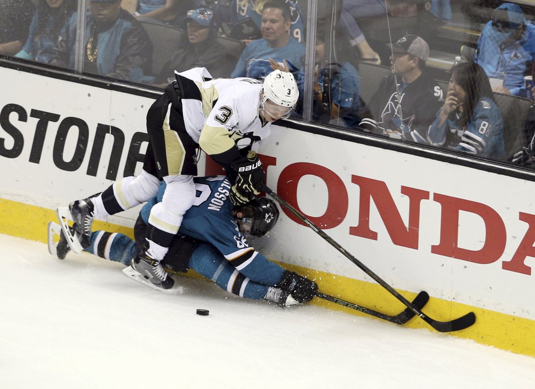 Olli Määtta v létě místo klidu a oslav Stanley Cupu půjde na vojnu.