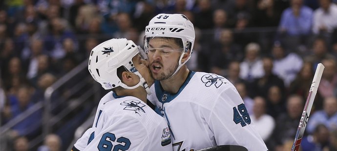 Tomáš Hertl skóroval ve středečním duelu NHL proti Torontu po dlouhých osmi zápasech.