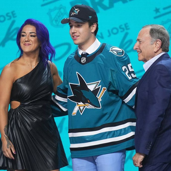 Dvojka draftu NHL 2025 Michael Misa podepsal nováčkovský kontrakt se San Jose Dvojka draftu NHL 2025 Michael Misa podepsal nováčkovský kontrakt se San Jose