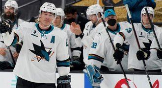 Marleau překonal legendu Howea v počtu zápasů. Dojatý byl i kouč Vegas