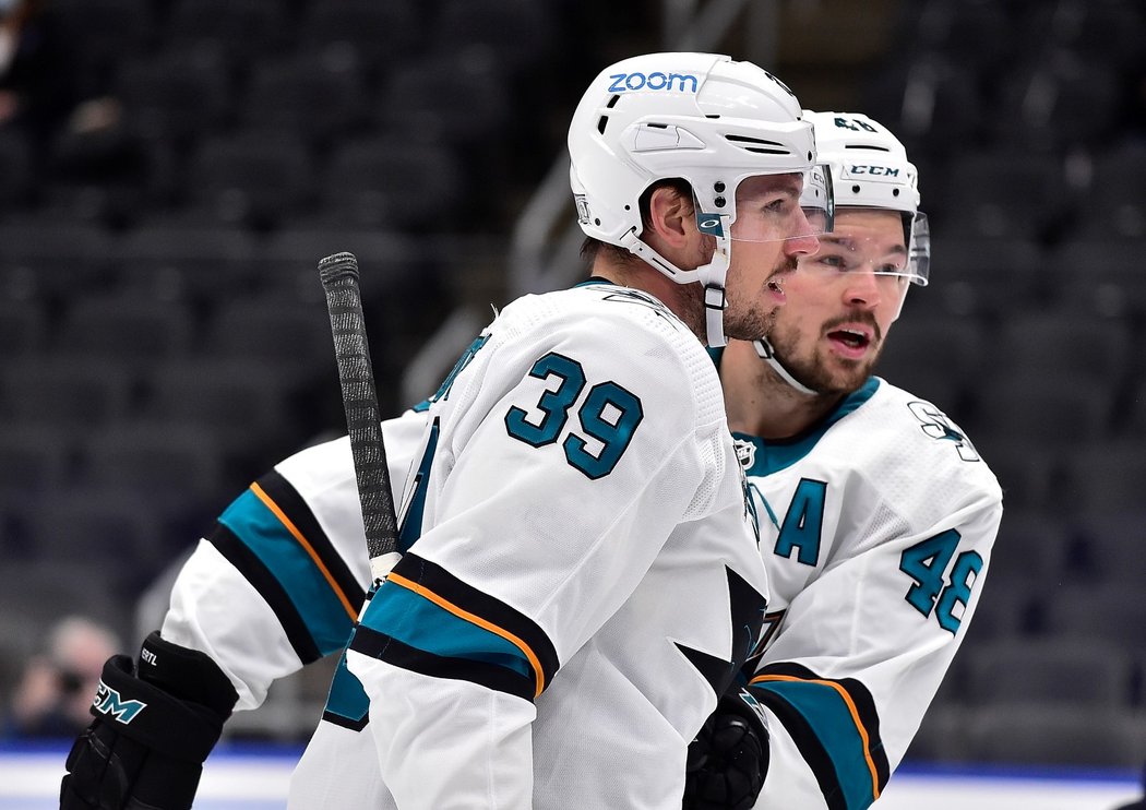 Tomáš Hertl si proti St. Louis připsal dvě asistence