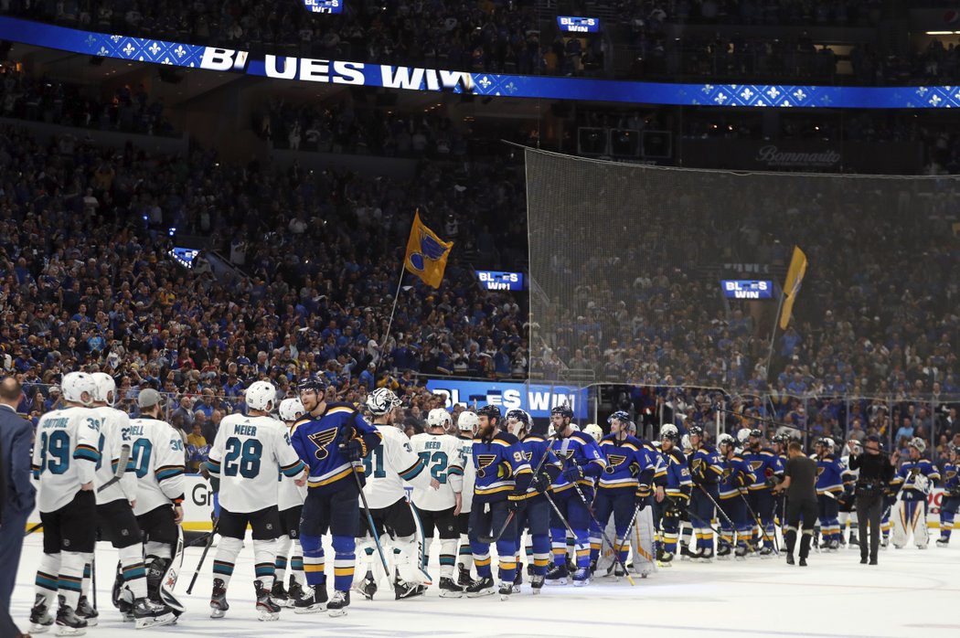 St. Louis v sérii prohrávalo 0:1 a 1:2 na zápasy, ale poté Blues třikrát vyhráli se skóre 12:2 a ukončili San Jose sezonu.