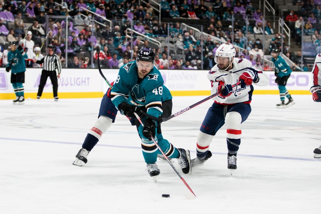 Tomáš Hertl v zápase proti Washingtonu