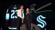 Seattle si zvolil v draftu Eduarda Šalého a s gratulací brzy přispěchal šéf NHL Gary Bettman
