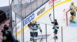 Hokejisté Seattlu slaví gól ve Winter Classic proti Vegas