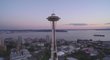 Seattle, město rozkládající se pod ikonickou věží Space Needle, ve kterém žije necelý milion obyvatel, dělá pro přijetí do NHL maximum.