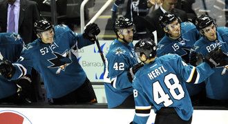 55 sekund... a Hertl dal gól! Sharks vyslal za pátou výhrou v řadě