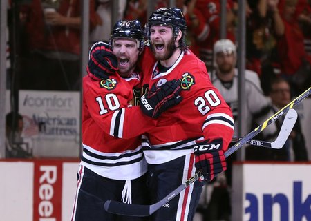 Patrick Sharp a Brandon Saad