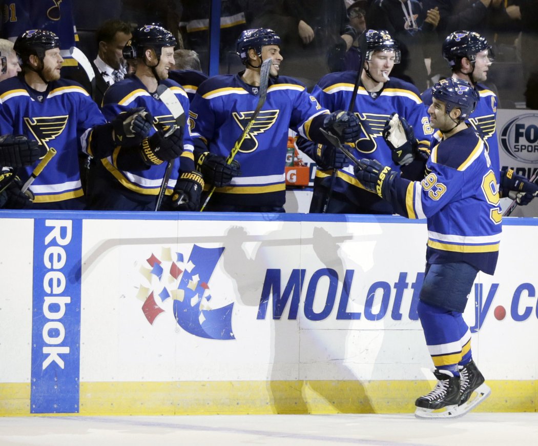 Scott Gomez svým prvním gólem v barvách St.Louis zařídil výhru nad Tampou.