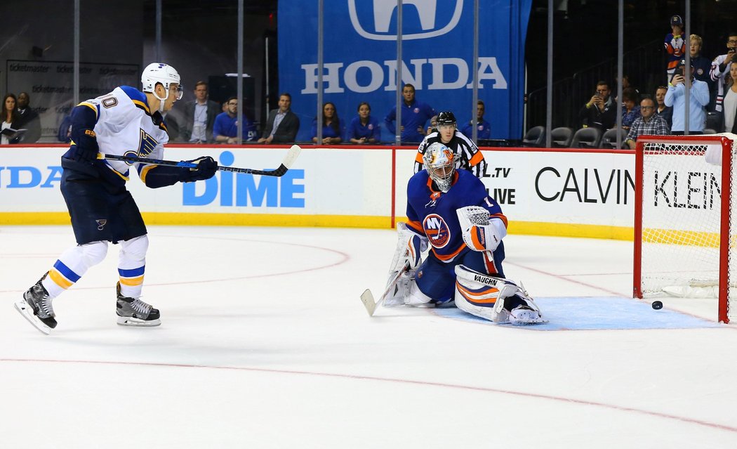 Vítězný nájezd St. Louis na ledě Islanders obstarala letní posila Brayden Schenn