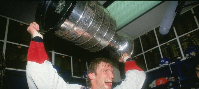 Víte, jak dlouho čeká mekka hokeje na Stanley Cup? Naposledy slavil kanadský tým v roce 1993. A byli to hokejisté Montrealu.
