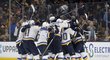 Hokejisté St. Louis porazili ve druhém finále play off NHL Boston 3:2 v prodloužení.