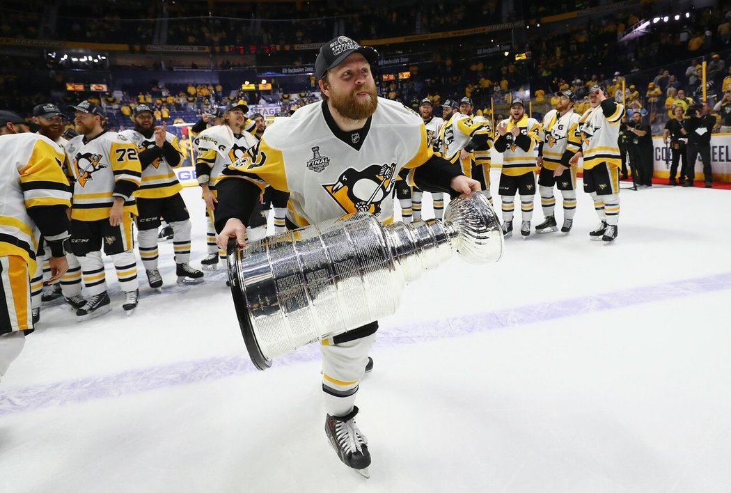 Phil Kessel s Pittsburghem získal dva Stanley Cupy