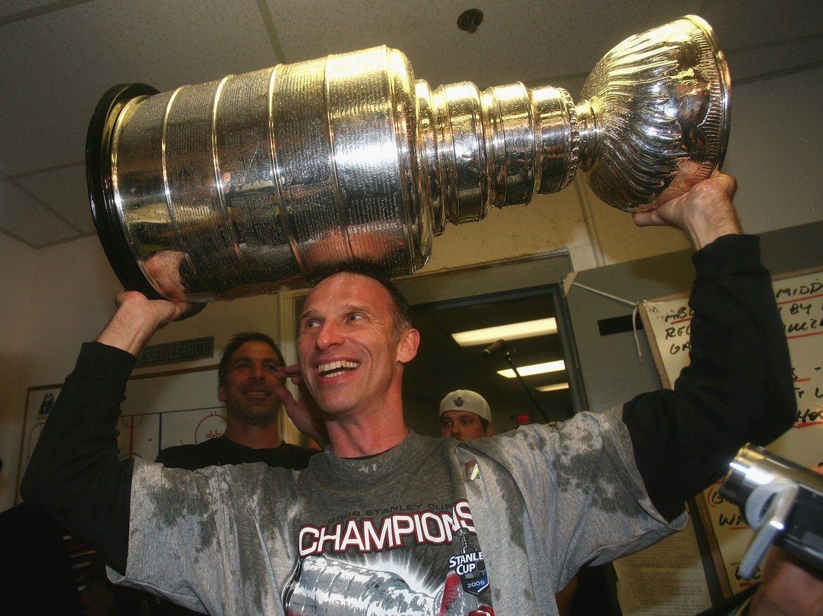 Dominik Hašek vyhrál Stanley Cup dvakrát, naposledy s Detroitem v roce 2008