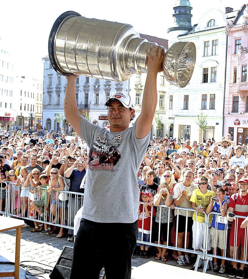 Český útočník Jiří Hudler vyhrál Stanley Cup s Detroitem v roce 2008