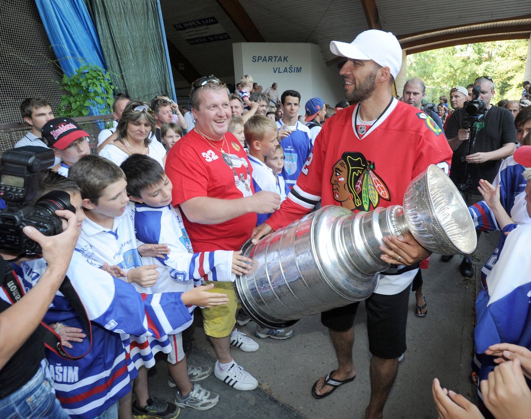 Michal Rozsíval nechal všechny na Stanley Cup i sáhnout